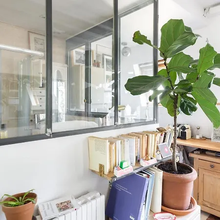 Apartament Artistic Hideout With Balcony By Guestready *